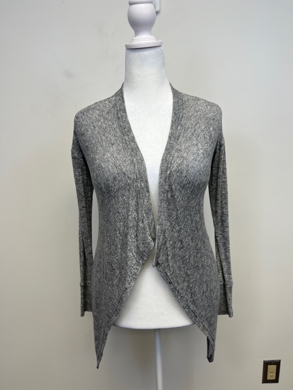 American Eagle Women’s Open Front Asymmetrical Grey Cardigan Sweater Size Small